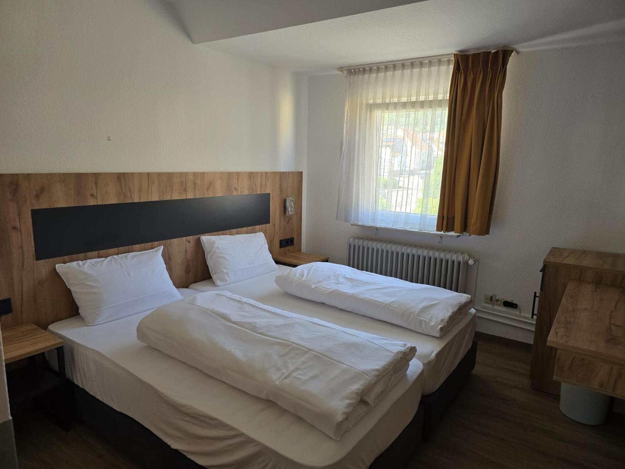 Landgasthof Kreuz Mit Gaestehaus Immendingen Bagian luar foto